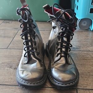 Xhilaration Pewter Boots with Rex Flannel Lining, sz 9
